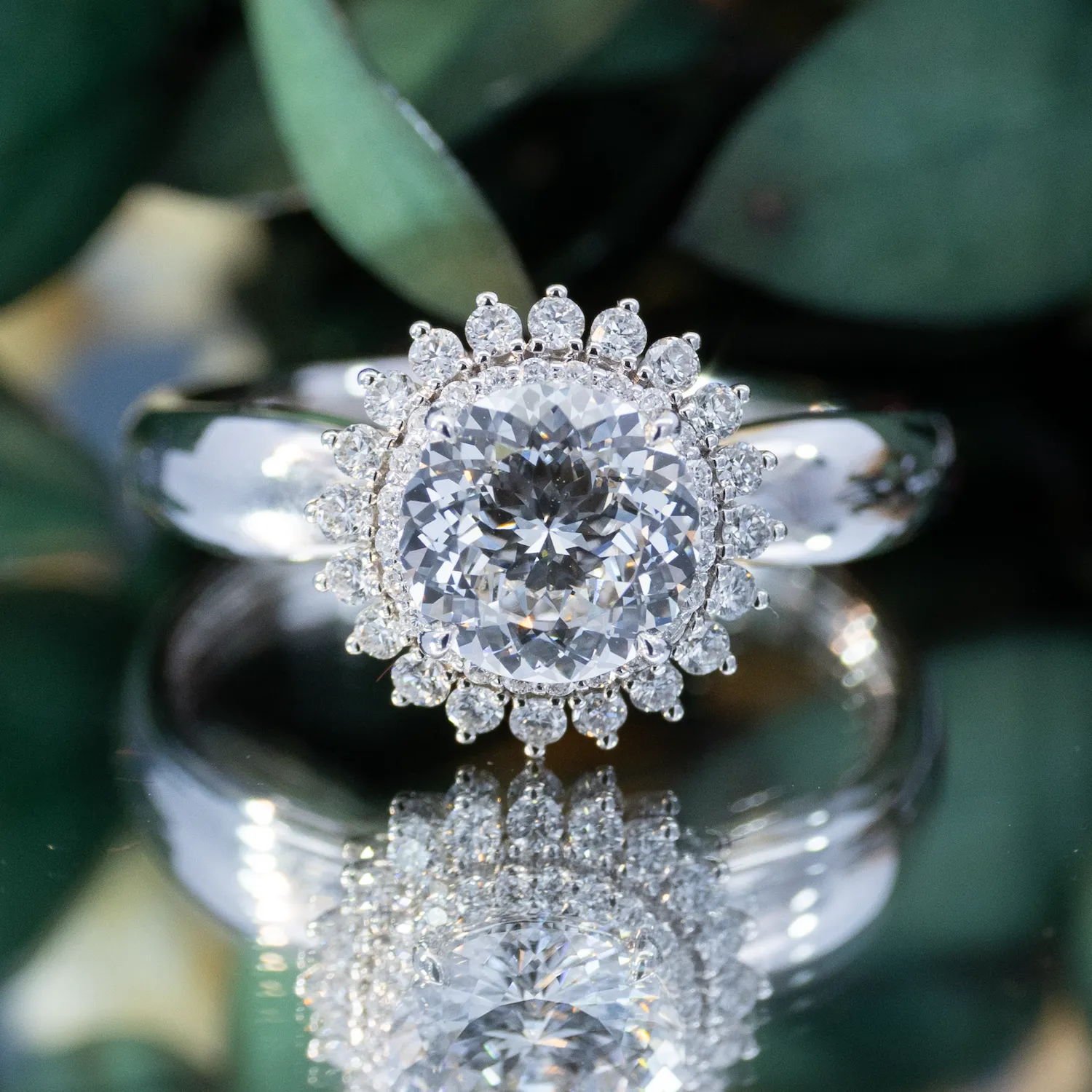 14 Vivre Features Halo Four Prong Standard Profile Solitaire Comfort round 1ct 14 Vivre Features Halo Four Prong Standard Profile Solitaire Comfort round 1ct